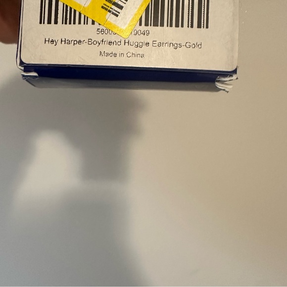 Hey Harper - Boyfriend Gold Huggie Earrings NWT - Picture 2 of 4